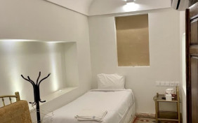 اتاق  یک تخته هتل سنتی کوروش یزد