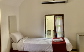 اتاق سه تخته اقتصادی هتل سنتی کوروش یزد