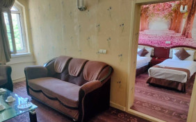 سوئیت یکخوابه سه تخته مهمانسرا جهانگردی زاهدان