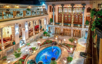 تور اقامتگاه سنتی درجه یک عمارت شهسواران اصفهان