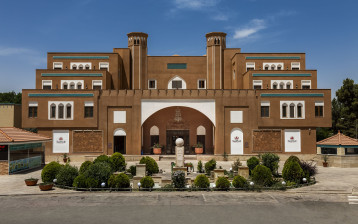 تور هتل صفائیه یزد