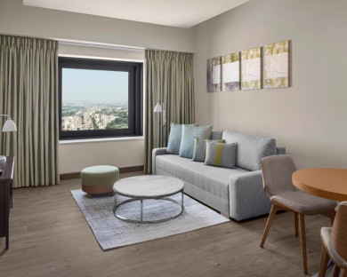 Dubai-HolidayInnFestivalCity-2.jpg