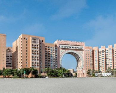 Dubai-OaksIbnBattuta-1.jpg