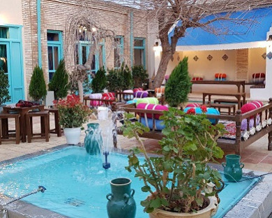 اقامتگاه بومگردی هاتف اصفهان