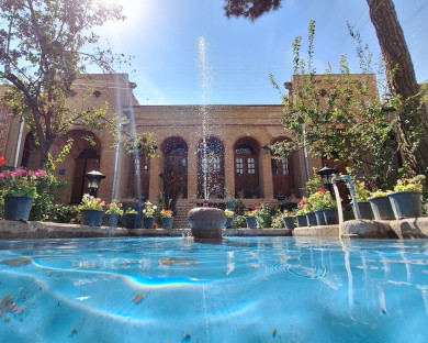Ghazvin-Sonnati_khaneh_behroozi-02.jpg