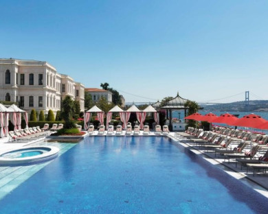 Istanbul-FourSeasonBosphorus-7.jpg