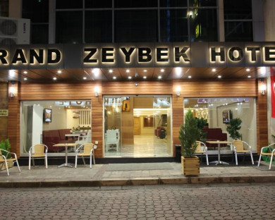 Izmir-GrandZeybek-1.jpg