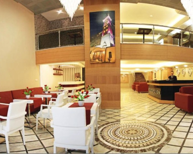 Izmir-GrandZeybek-3.jpg
