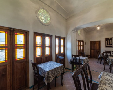 Kashan-SarayeErfani-1.jpg