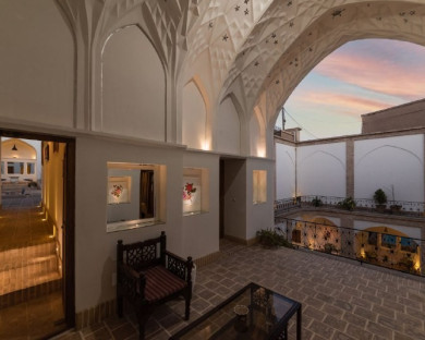 Kashan-SarayeErfani-2.jpg