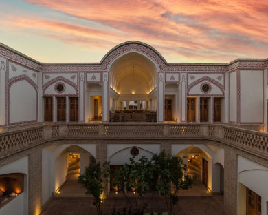 Kashan-SarayeErfani-3.jpg