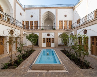 Kashan-SarayeErfani-6.jpg