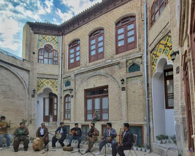 Kermanshah-Emaratebamgah-08.jpg