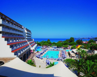 هتل باتیهان بیچ ریزورت (Batihan Beach Resort) کوش آداسی