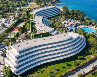 Kusadasi-GrandBlueSky-2.jpg