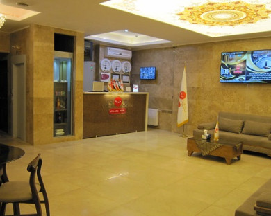 Qhom-Alibaba-04.jpg