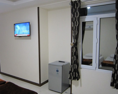 Qhom-Alibaba-16.jpg