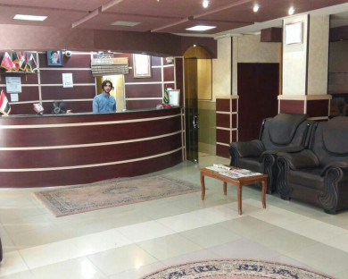 Qhom-Zarrin-01.jpg