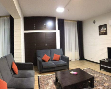 Sari-Parmis-05.jpg