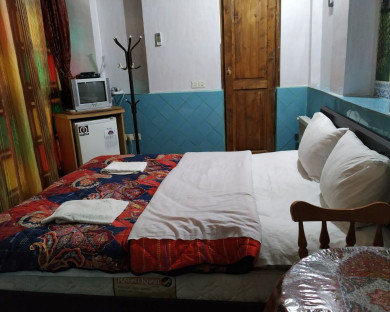 Shiraz-Golshan-4.jpg