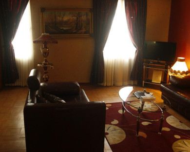 Tehran-Borj_sefid-10.jpg
