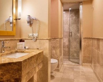 هتل دابل تری بای هیلتون (DoubleTree by Hilton) وان 14