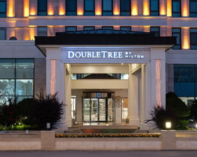 هتل دابل تری بای هیلتون (DoubleTree by Hilton) وان 28