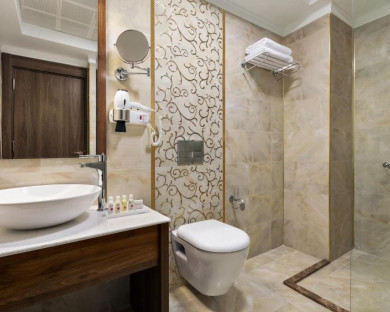 هتل رامادا (Ramada) وان 16