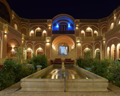 Yazd-KarvansarayeMoshirYazd-11.jpg