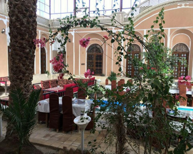 Yazd-SonnatiAdibOlMamalek-16.jpg