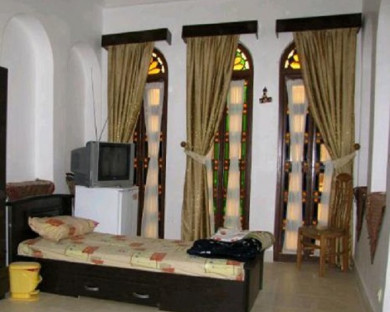 Yazd-Sonnati_adib_ol_mamalek-04.jpg