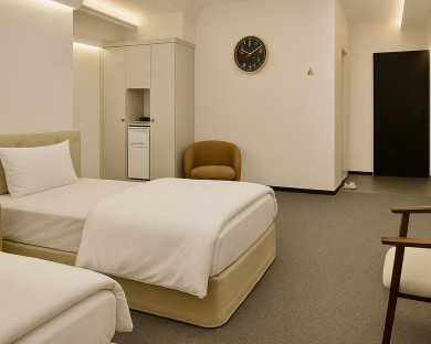 هتل ضیافت ایثار اراک 5