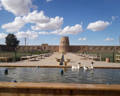 اقامتگاه بومگردی خانه باغ شاکر آران و بیدگل 1