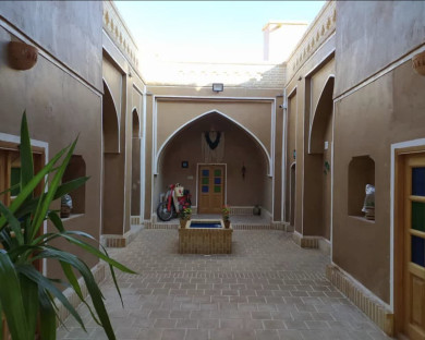 اقامتگاه بومگردی عمارت شاطر اردکان 15