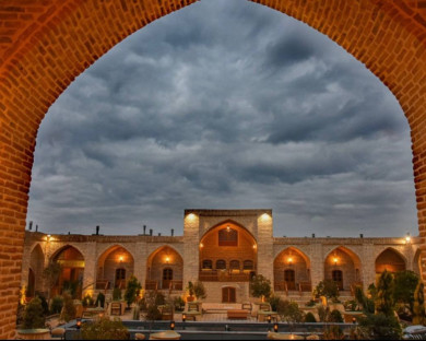 اقامتگاه بومگردی کاروانسرای شاه عباسی دودهک دلیجان 15