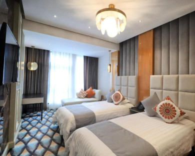 هتل رومی (Rumi) دوشنبه 19