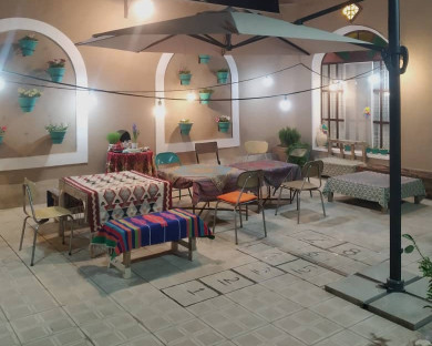 اقامتگاه بومگردی کاج کهن کرمان 1