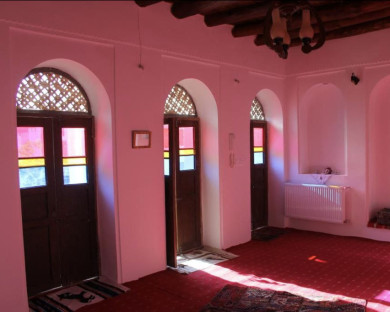 اقامتگاه سنتی سرای ایل سنگسر مهدی شهر 3