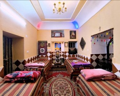 اقامتگاه بومگردی خاطره نائین 2