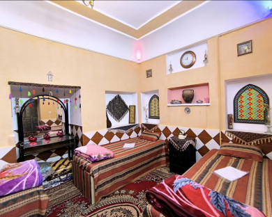 اقامتگاه بومگردی خاطره نائین 3