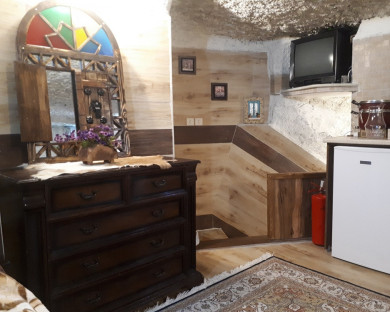 اقامتگاه بومگردی عمارت سنگی اسکو 4
