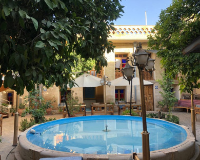 اقامتگاه سنتی پنج دری شیراز 3