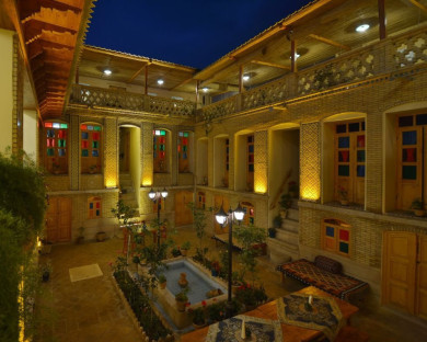 اقامتگاه بومگردی سرای همایونی شیراز 3