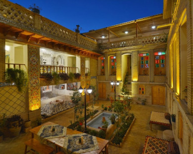 اقامتگاه بومگردی سرای همایونی شیراز 2