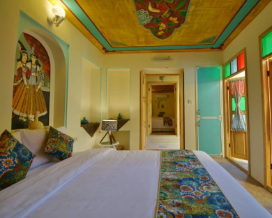 اقامتگاه بومگردی سرای همایونی شیراز 19