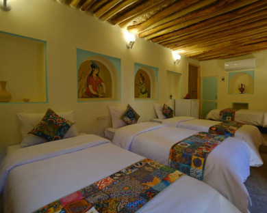 اقامتگاه بومگردی سرای همایونی شیراز 13