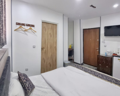 اقامتگاه سنتی سیمرغ شیراز 19