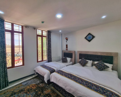 اقامتگاه سنتی سیمرغ شیراز 13