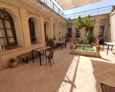 اقامتگاه سنتی صوفی راز شیراز