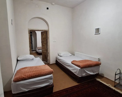 اقامتگاه بومگردی طرفه سپیدار سیرجان 4